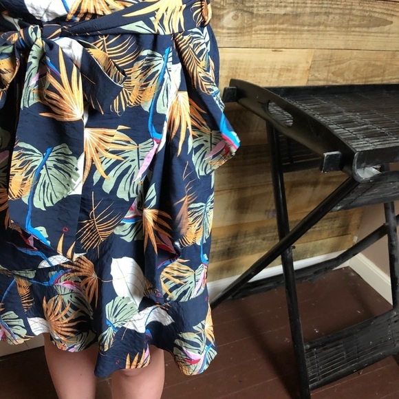 Entro, tropical pattern dress, EUC - Picture 11 of 12